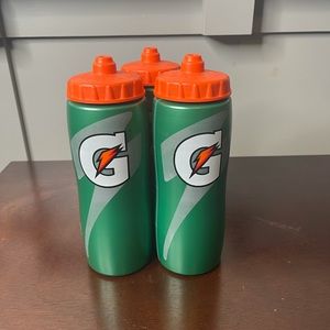 3 pack of Gatorade bottles